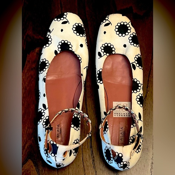 ALAIA PARIS WOMEN'S 38.5 BLACK & WHITE BALLERINA BALLET FLATS - Picture 1 of 16